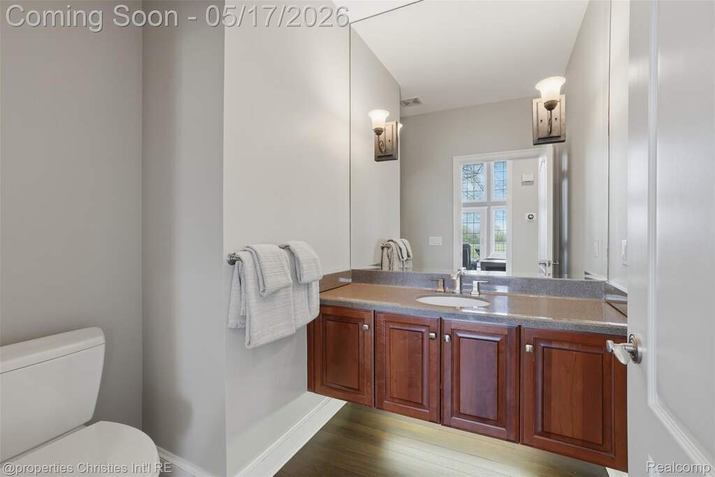 5 Bedroom Single Family Home/House's Image 16