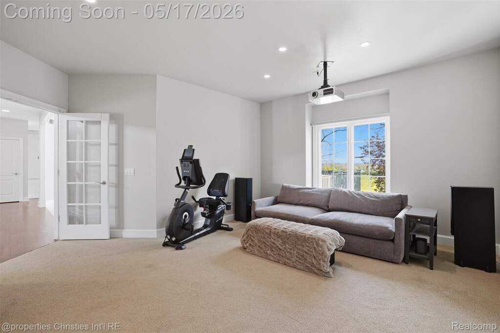 5 Bedroom Single Family Home/House's Image 20