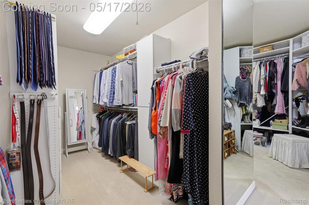 5 Bedroom Single Family Home/House's Image 27