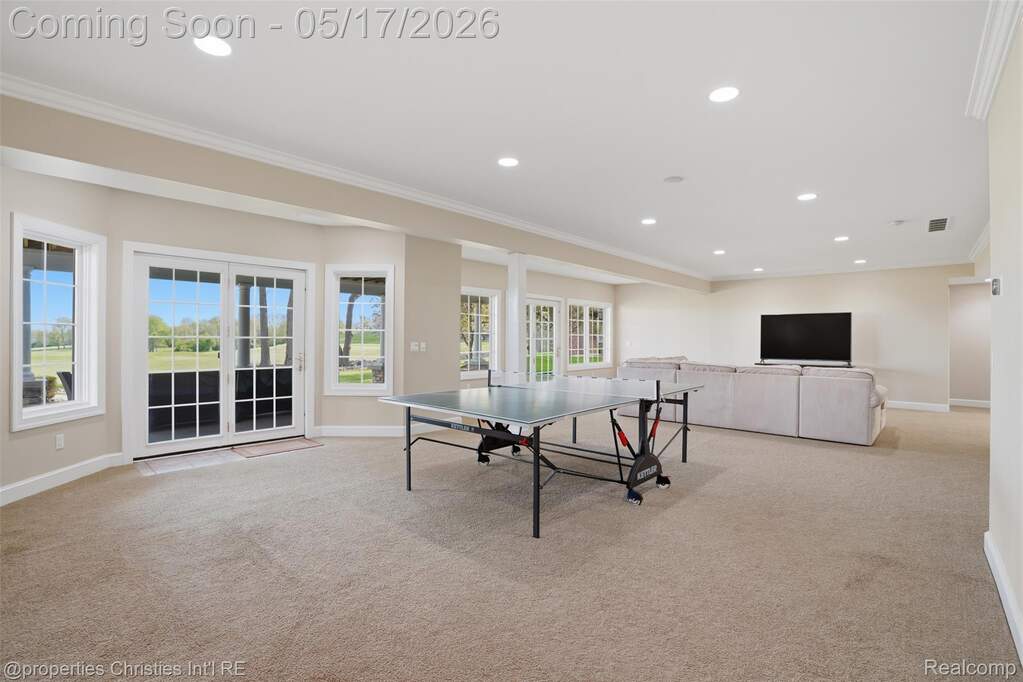 5 Bedroom Single Family Home/House's Image 39