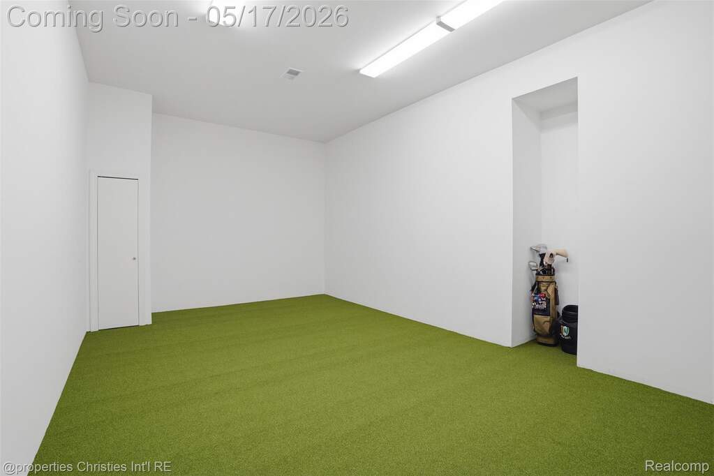 5 Bedroom Single Family Home/House's Image 44