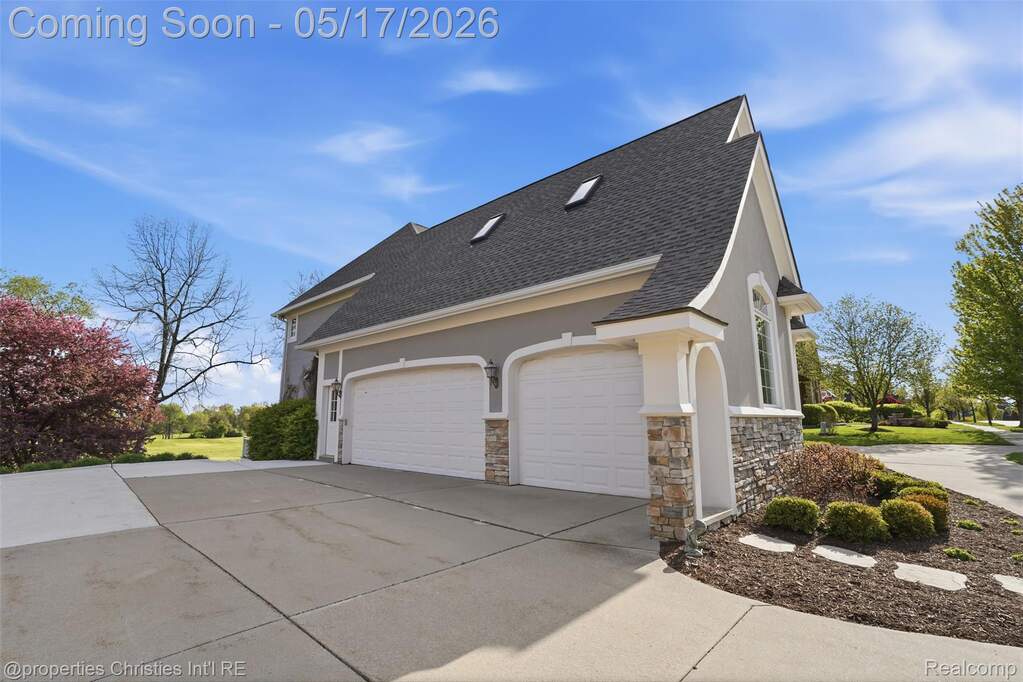 5 Bedroom Single Family Home/House's Image 59