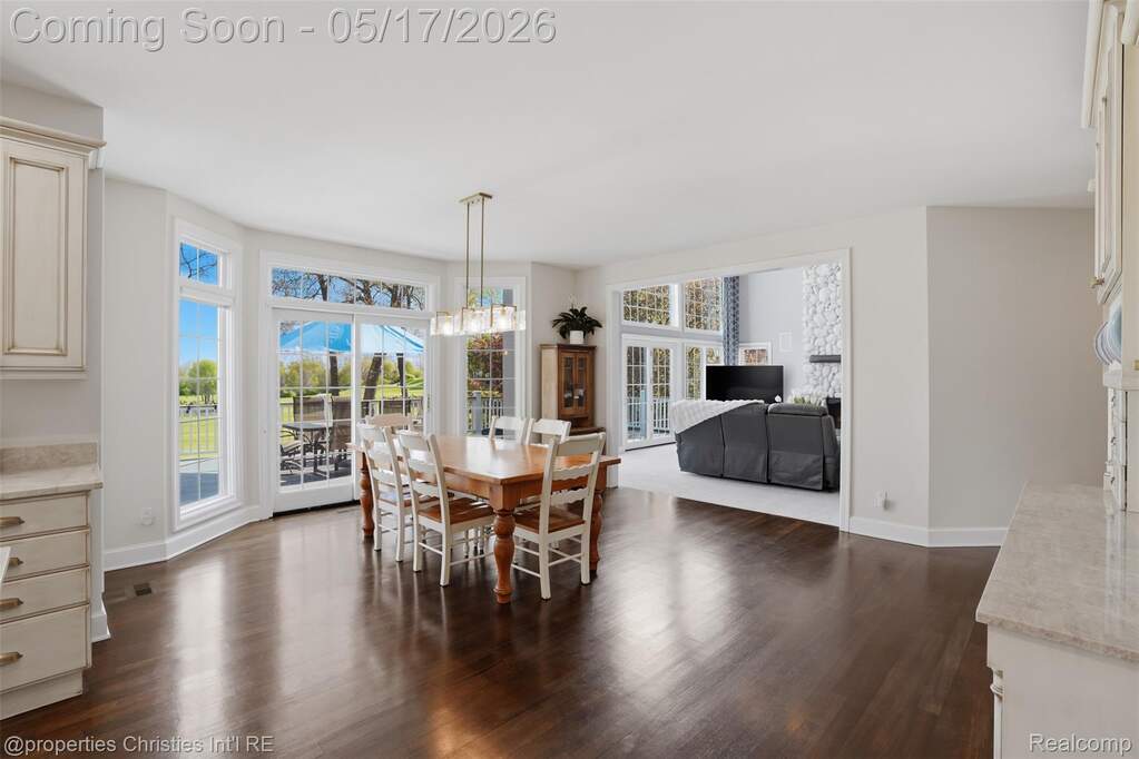 5 Bedroom Single Family Home/House's Image 5