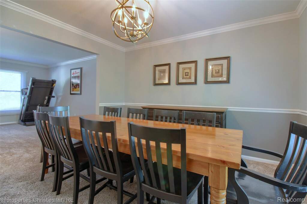 4 Bedroom Single Family Home/House's Image 7