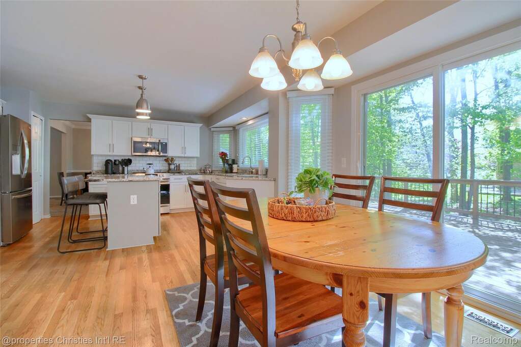 4 Bedroom Single Family Home/House's Image 8