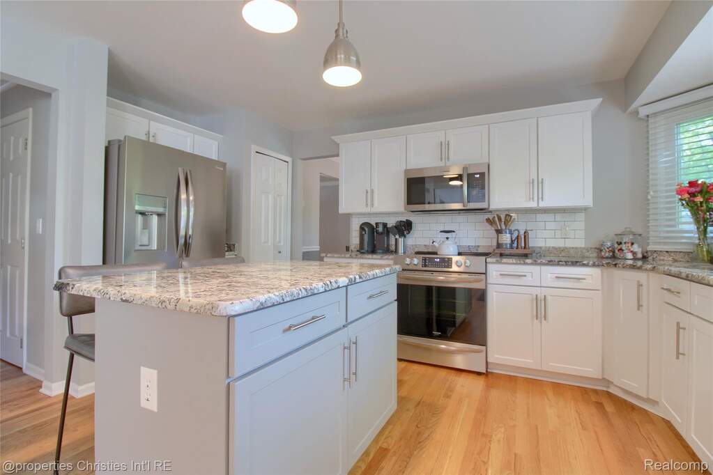 4 Bedroom Single Family Home/House's Image 10