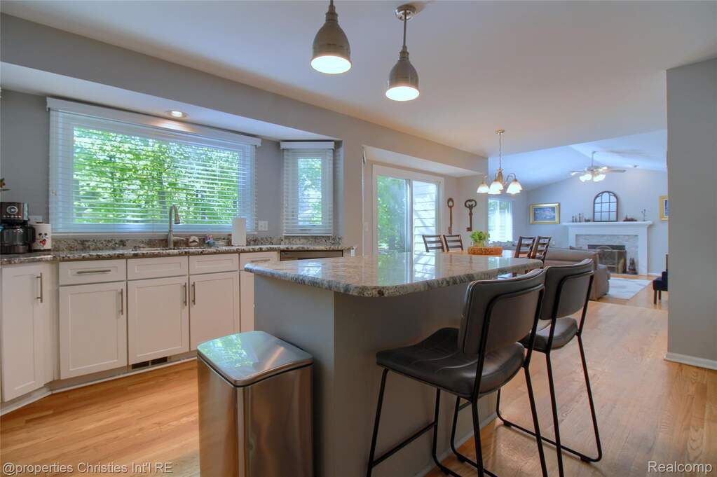 4 Bedroom Single Family Home/House's Image 11