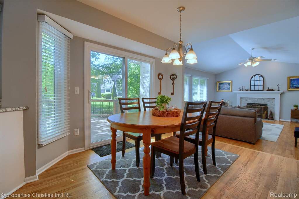 4 Bedroom Single Family Home/House's Image 12