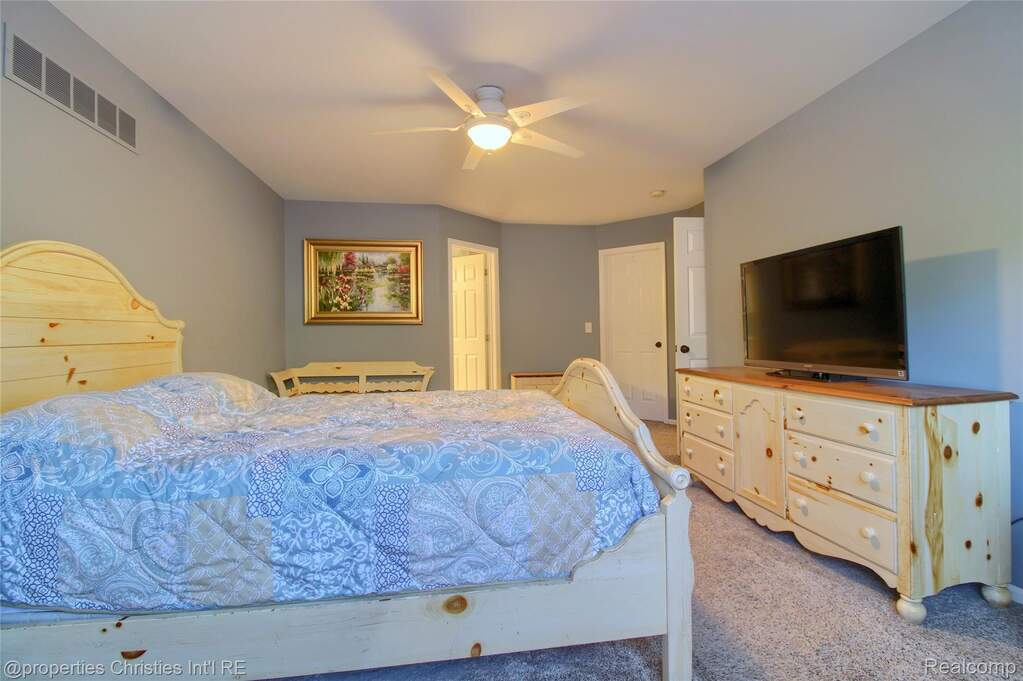 4 Bedroom Single Family Home/House's Image 19