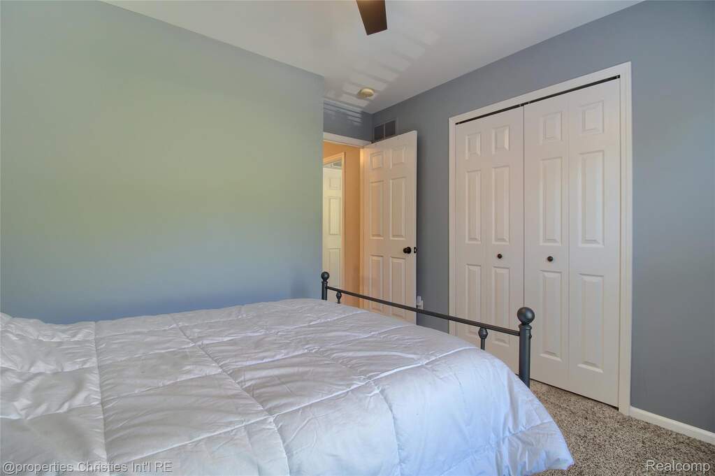 4 Bedroom Single Family Home/House's Image 25