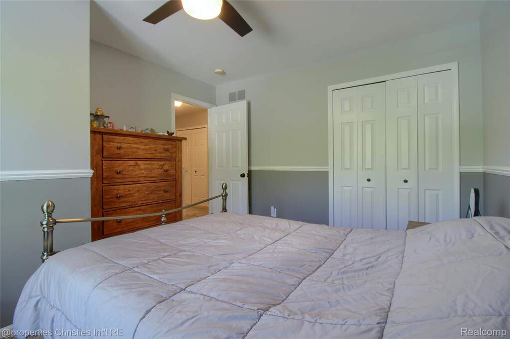 4 Bedroom Single Family Home/House's Image 27