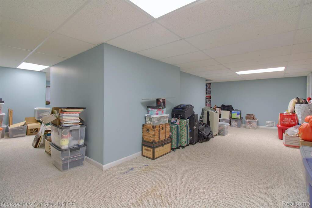 4 Bedroom Single Family Home/House's Image 31