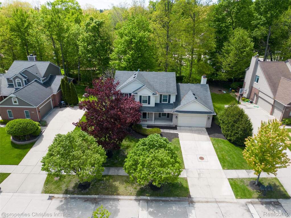 4 Bedroom Single Family Home/House's Image 38