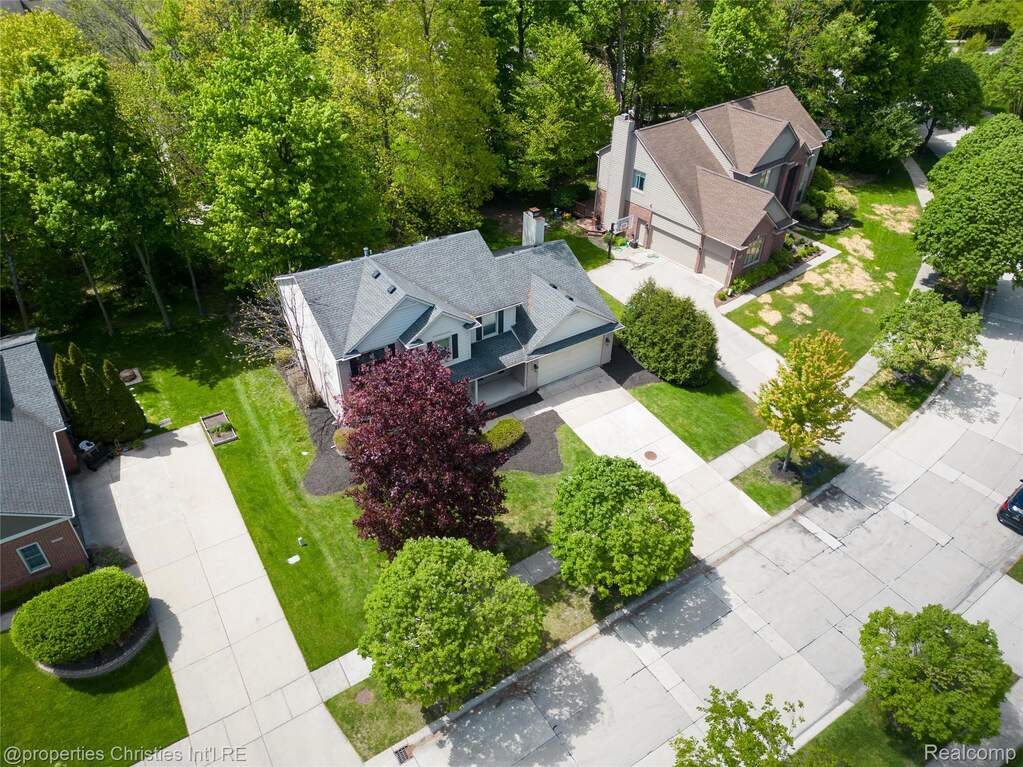 4 Bedroom Single Family Home/House's Image 40