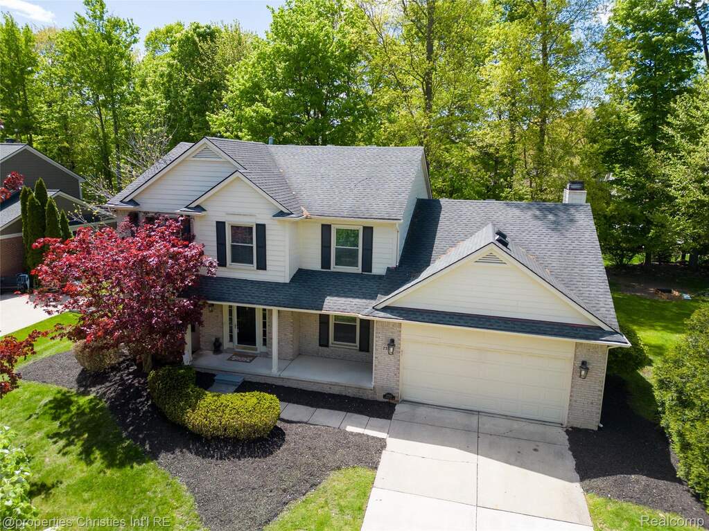 4 Bedroom Single Family Home/House's Image 42