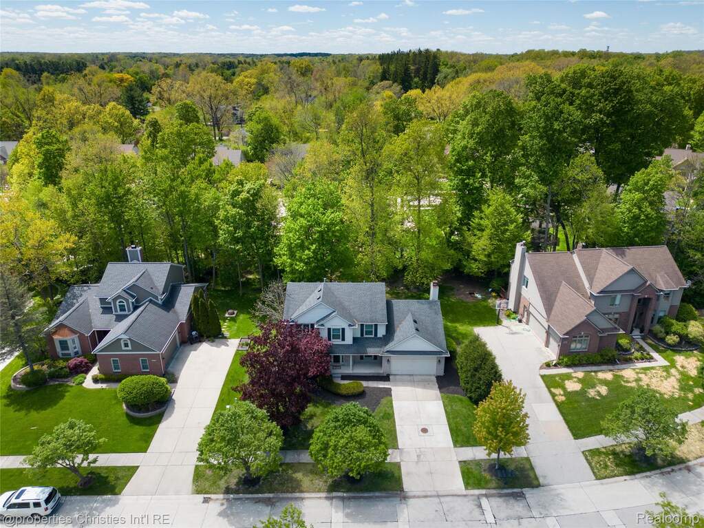 4 Bedroom Single Family Home/House's Image 44