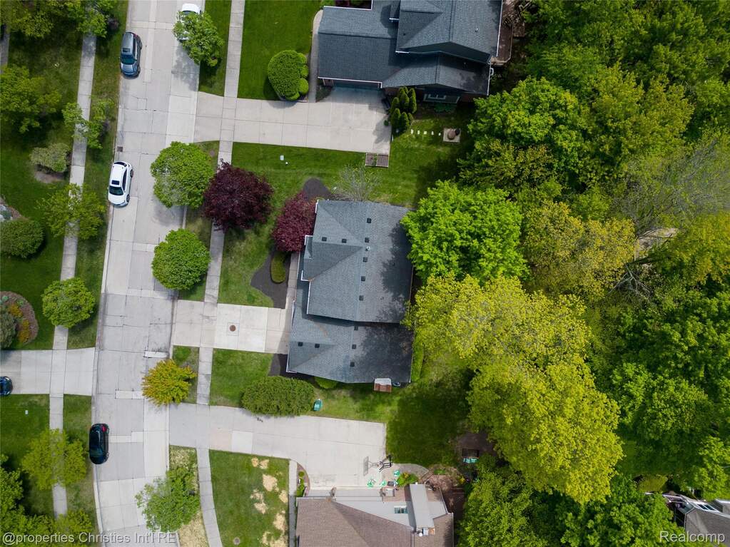 4 Bedroom Single Family Home/House's Image 46
