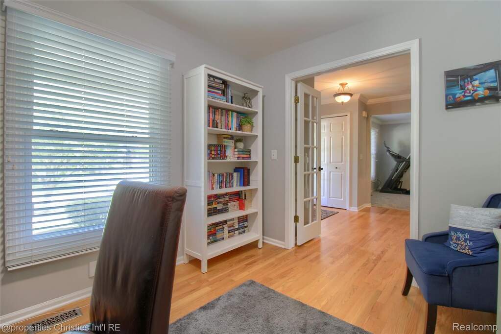 4 Bedroom Single Family Home/House's Image 3