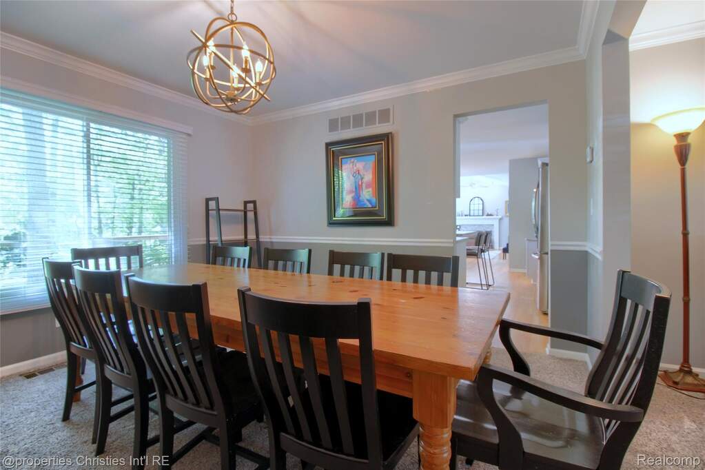 4 Bedroom Single Family Home/House's Image 6