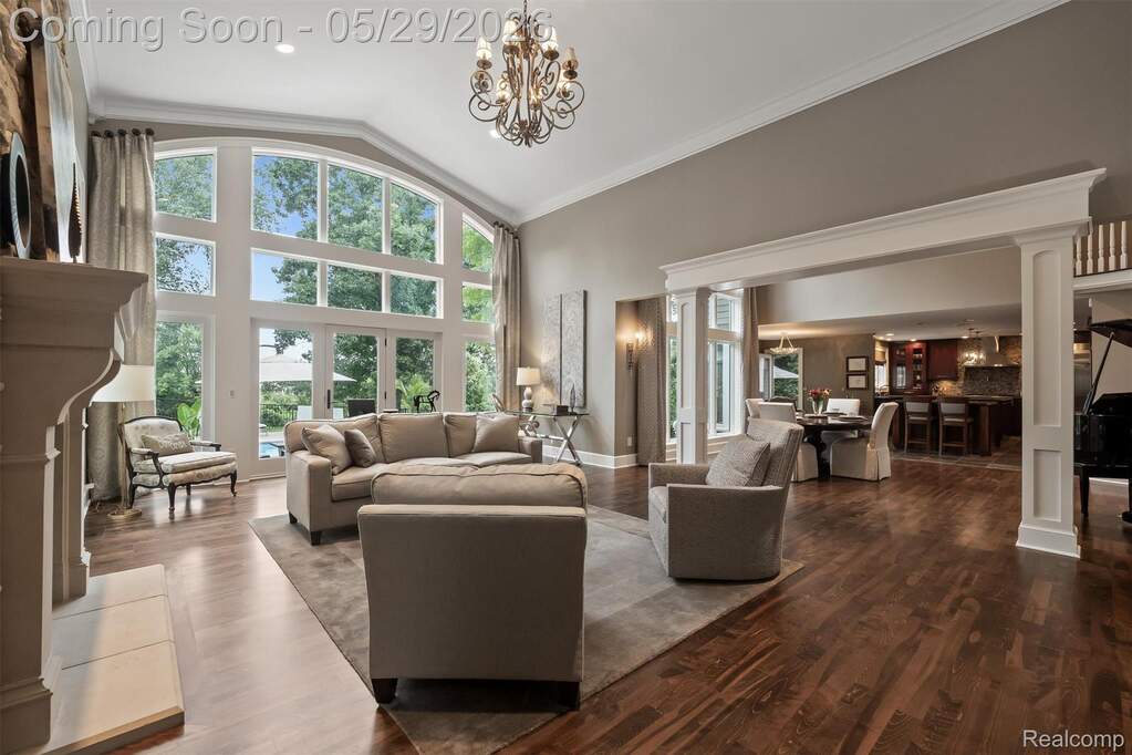 4 Bedroom Single Family Home/House's Image 10