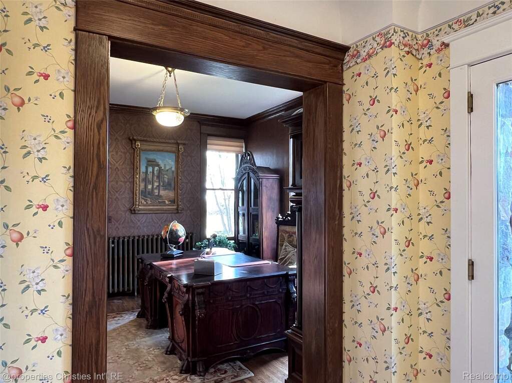 5 Bedroom Single Family Home/House's Image 25