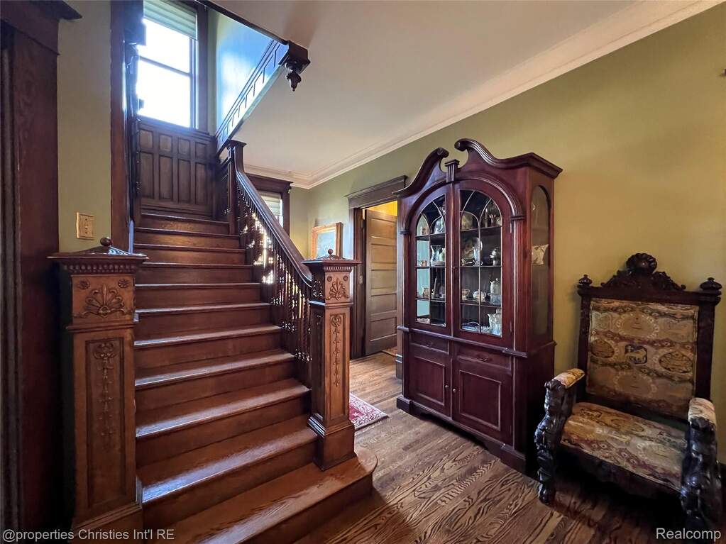 5 Bedroom Single Family Home/House's Image 42