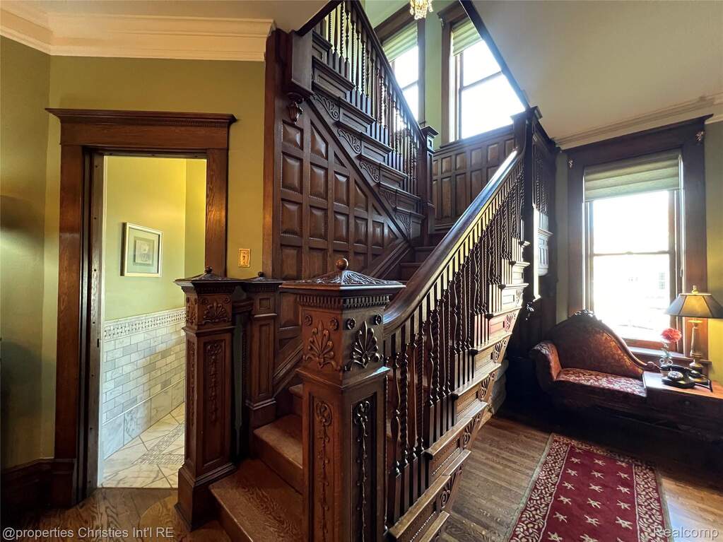 5 Bedroom Single Family Home/House's Image 43