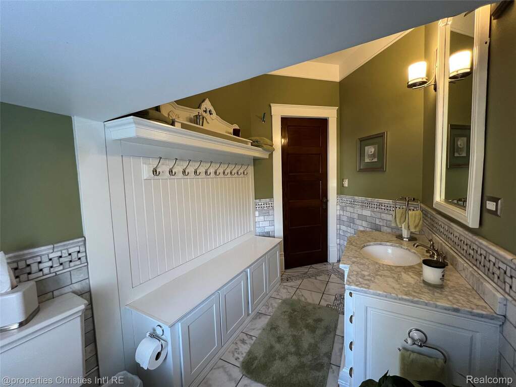 5 Bedroom Single Family Home/House's Image 45