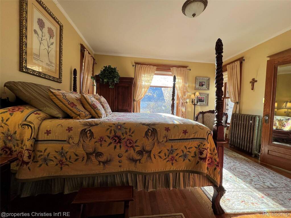 5 Bedroom Single Family Home/House's Image 67