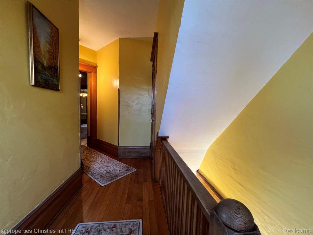 5 Bedroom Single Family Home/House's Image 73