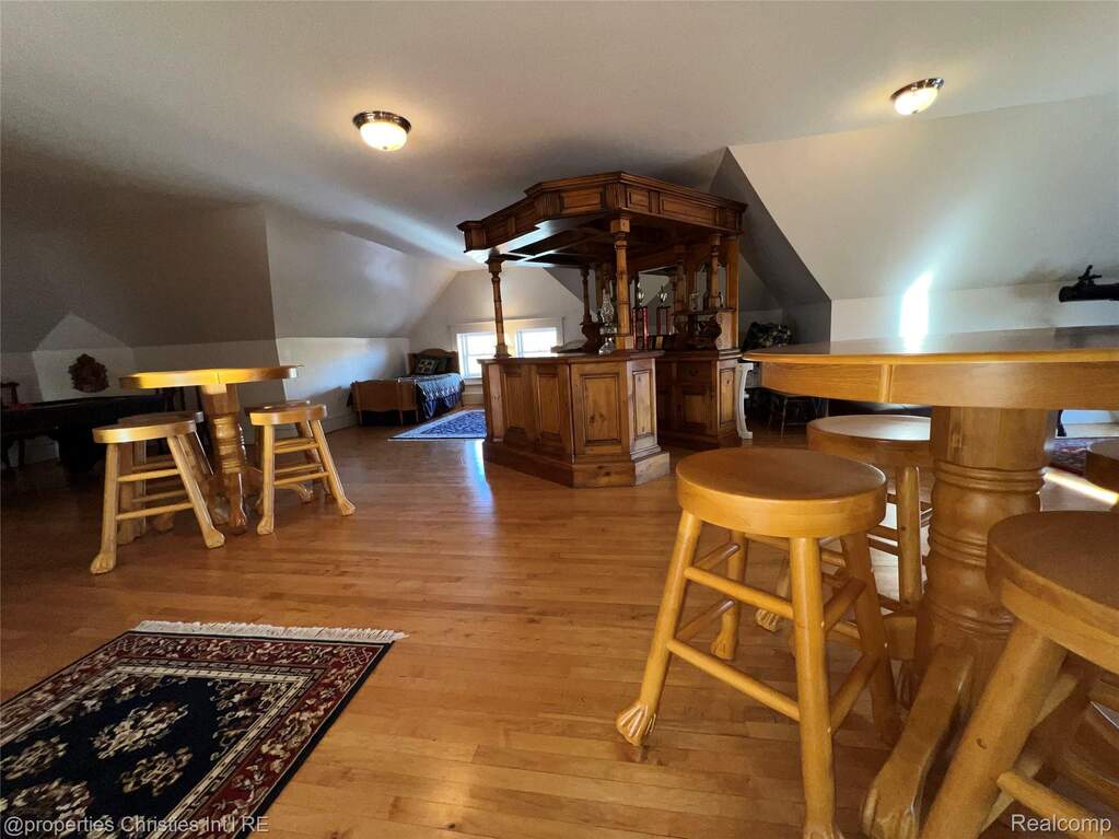 5 Bedroom Single Family Home/House's Image 77