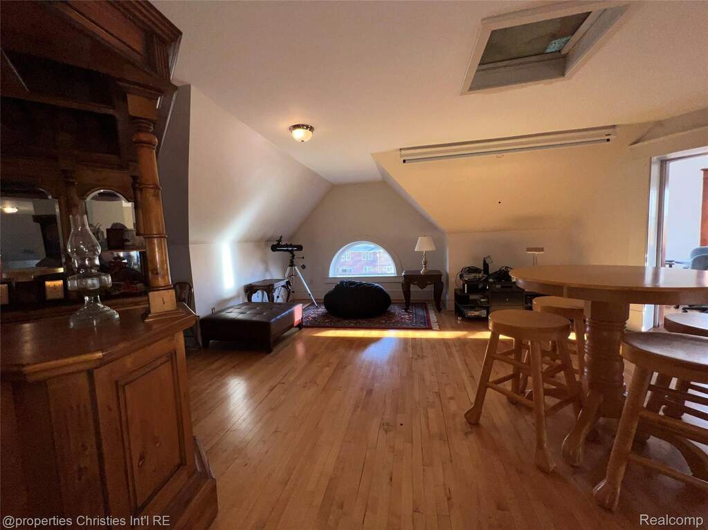 5 Bedroom Single Family Home/House's Image 79