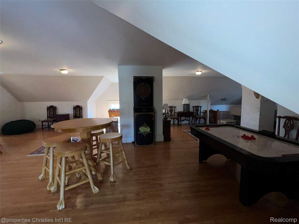 5 Bedroom Single Family Home/House's Image 82
