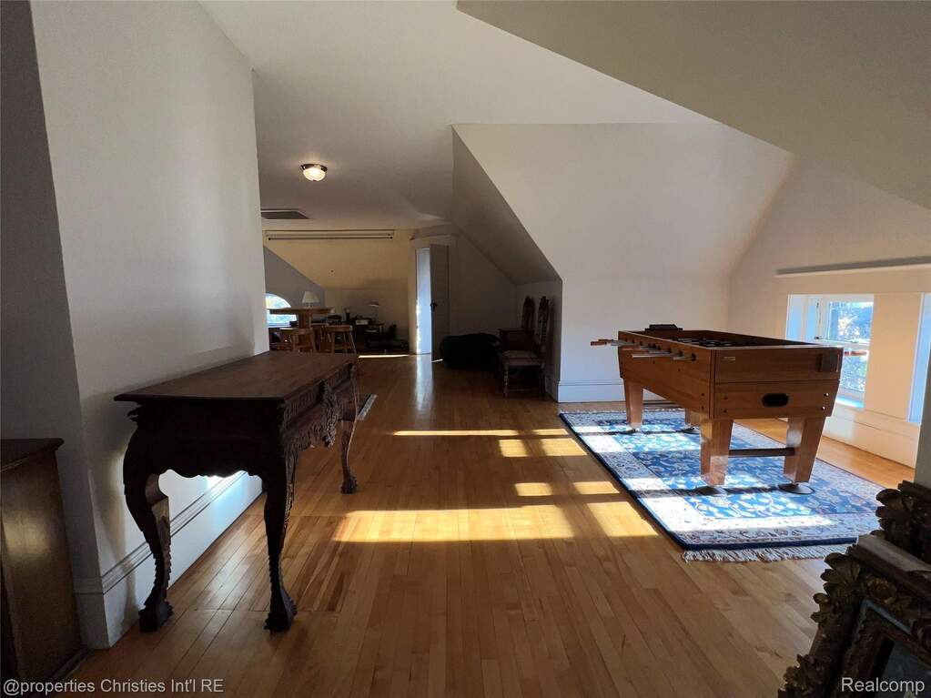 5 Bedroom Single Family Home/House's Image 83