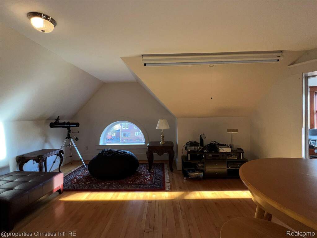 5 Bedroom Single Family Home/House's Image 85