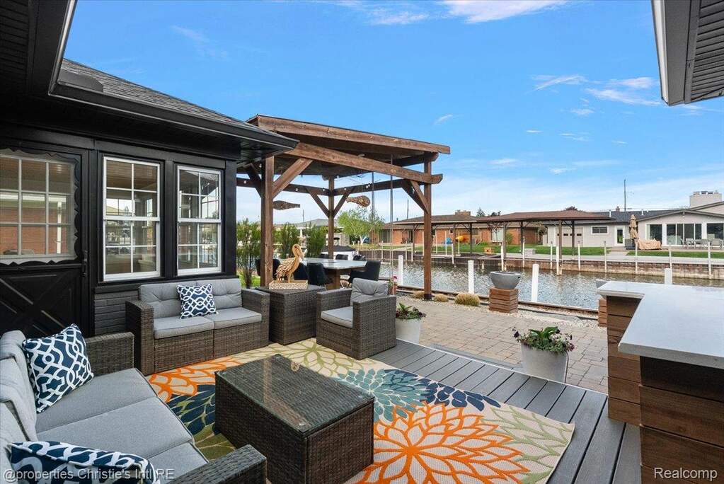 3 Bedroom Single Family Home/House's Image 8