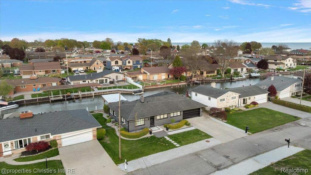 3 Bedroom Single Family Home/House's Image 10
