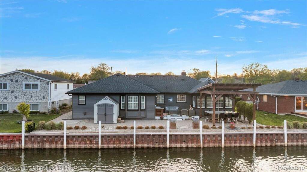 3 Bedroom Single Family Home/House's Image 15