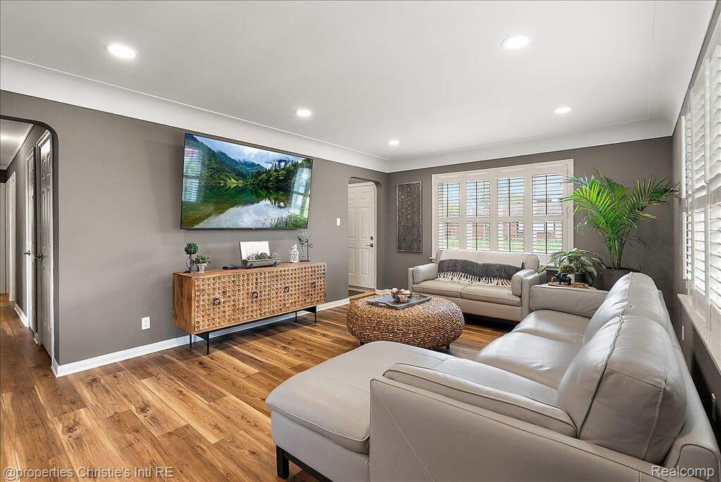 3 Bedroom Single Family Home/House's Image 22