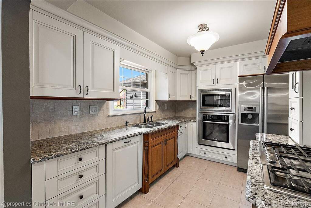 3 Bedroom Single Family Home/House's Image 25