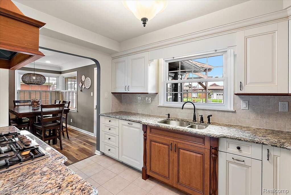 3 Bedroom Single Family Home/House's Image 27