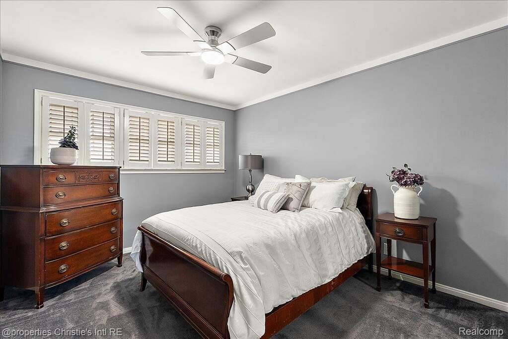 3 Bedroom Single Family Home/House's Image 35