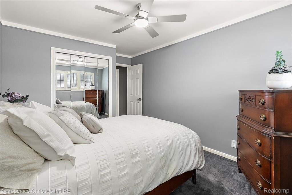 3 Bedroom Single Family Home/House's Image 36