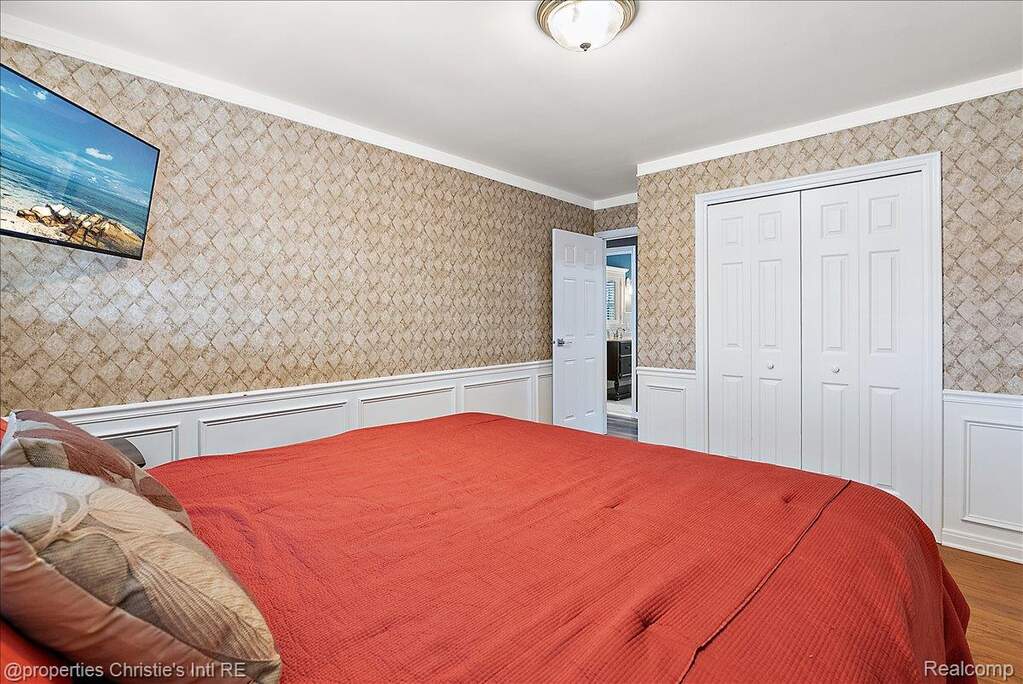 3 Bedroom Single Family Home/House's Image 38