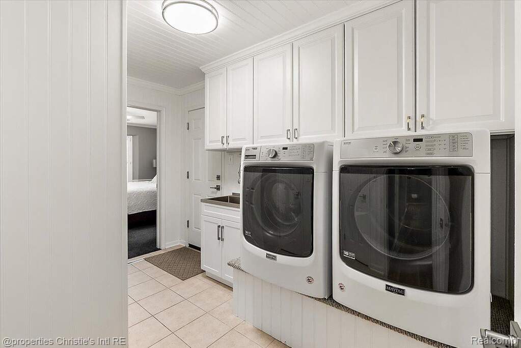 3 Bedroom Single Family Home/House's Image 41