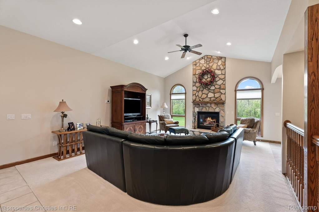 3 Bedroom Single Family Home/House's Image 11