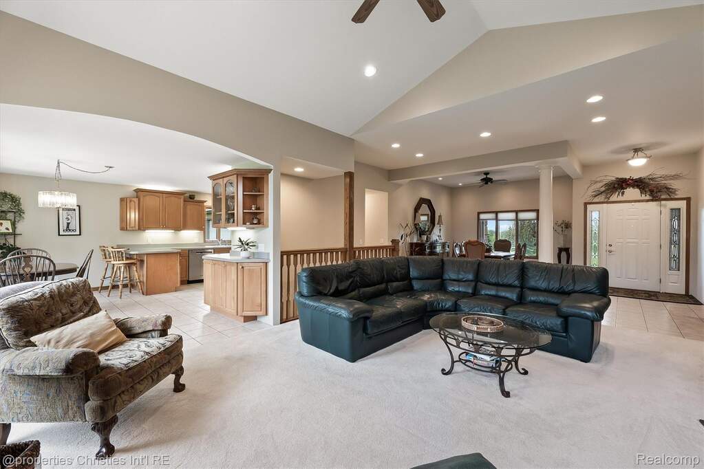 3 Bedroom Single Family Home/House's Image 14