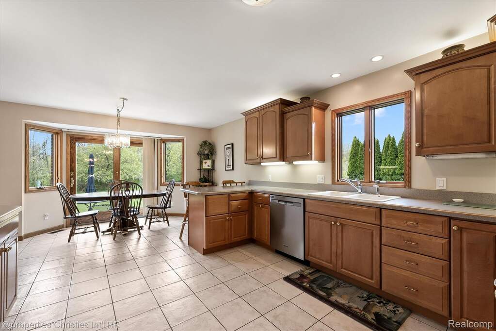 3 Bedroom Single Family Home/House's Image 17
