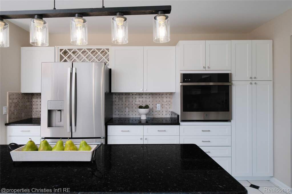 4 Bedroom Single Family Home/House's Image 11