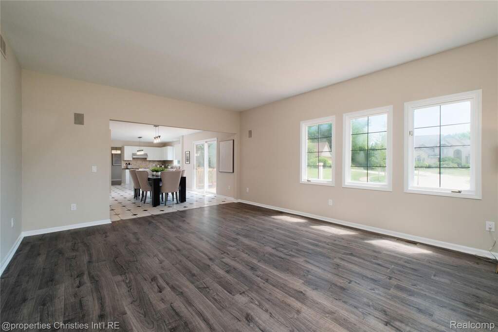 4 Bedroom Single Family Home/House's Image 16